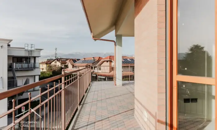 Rexer-CIRIE-Trilocale-ultimo-piano-con-terrazzo-Terrazzo