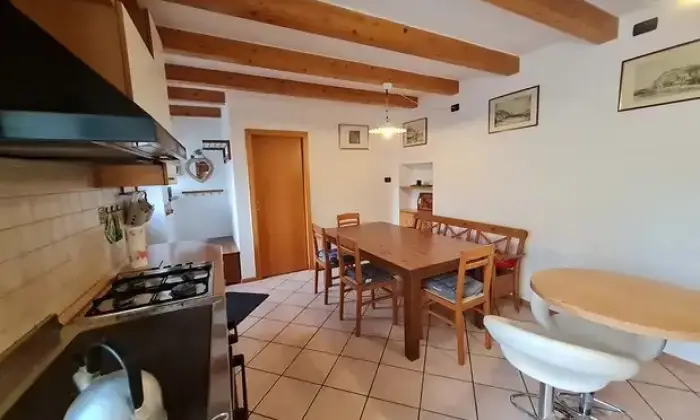 Rexer-Vallelaghi-Appartamento-in-vendita-in-via-Villa-Bassa-a-Vallelaghi-Salone