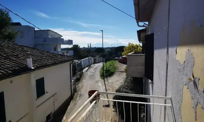 Rexer-Pescara-Casale-in-vendita-in-Strada-Valle-Fuzzina-a-Pescara-Giardino