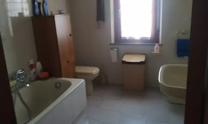 Rexer-Flussio-Trilocale-in-vendita-in-via-Vitt-Emanuele-Flussio-OR-Bagno