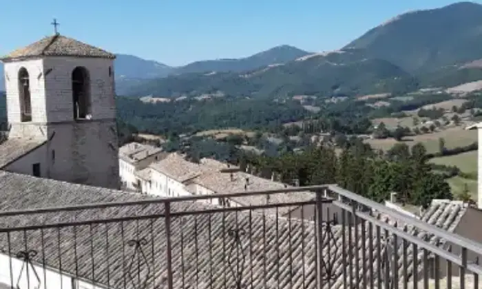 Rexer-Monteleone-di-Spoleto-Appartamento-su-due-piani-in-piazza-del-Plebiscito-Terrazzo