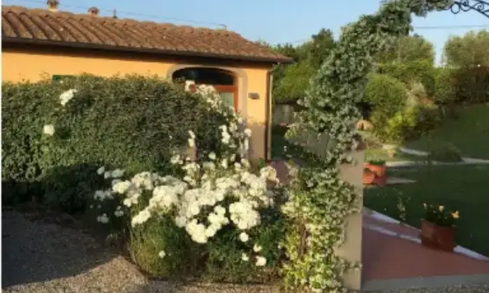 Rexer-Cerreto-Guidi-Casalecascina-in-vendita-in-via-Gugnani-a-Cerreto-Guidi-Giardino