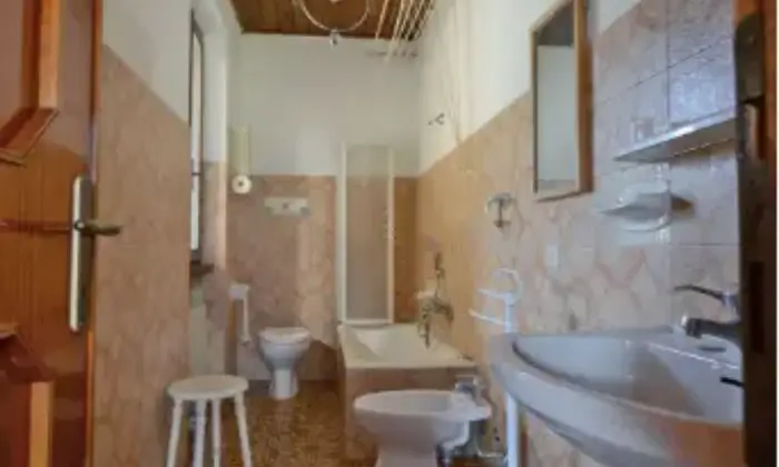 Rexer-Clusone-Attico-in-vendita-in-via-Sales-a-Clusone-Bagno