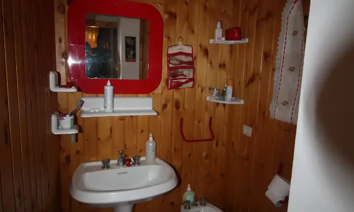Rexer-Fiumalbo-Quadrilocale-in-vendita-Bagno