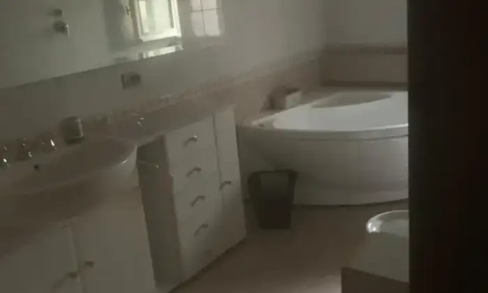 Rexer-Trapani-Quadrilocale-in-vendita-in-via-Mario-Ciotta-a-Trapani-Bagno