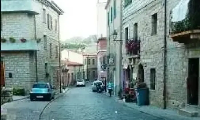 Rexer-Aggius-Locale-commerciale-in-centro-ad-Aggius-Terrazzo