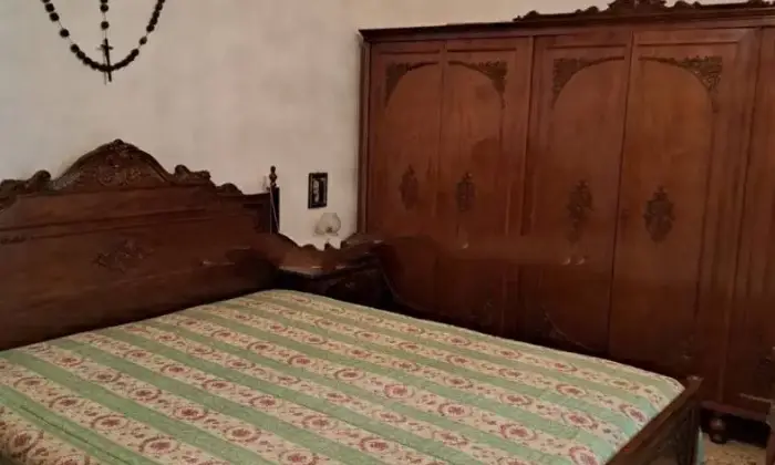 Rexer-Pisticci-Immobile-in-vendita-in-via-Principessa-di-Piemonte-a-Pisticci-CameraDaLetto