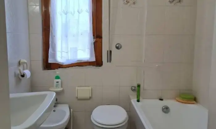Rexer-Pisticci-Immobile-in-vendita-in-via-Principessa-di-Piemonte-a-Pisticci-Bagno