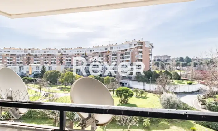Rexer-ROMA-Via-Renato-Cesarini-Appartamento-mq-con-due-posti-auto-Terrazzo