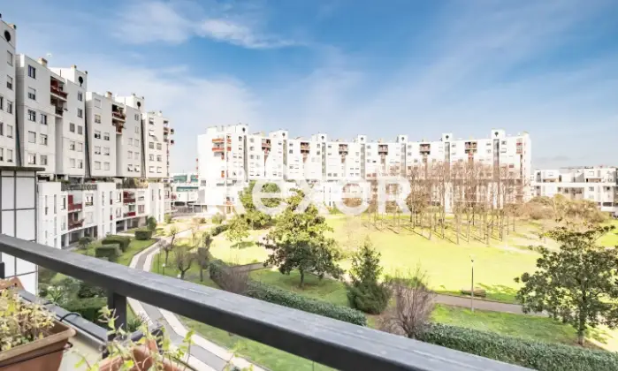 Rexer-ROMA-Via-Renato-Cesarini-Appartamento-mq-con-due-posti-auto-Giardino