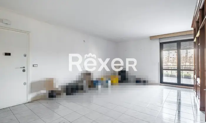 Rexer-ROMA-Via-Renato-Cesarini-Appartamento-mq-con-due-posti-auto-Altro