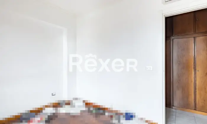 Rexer-ROMA-Via-Renato-Cesarini-Appartamento-mq-con-due-posti-auto-Altro