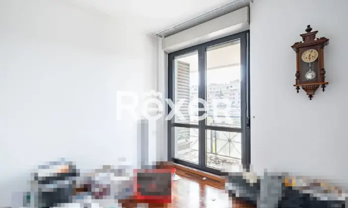Rexer-ROMA-Via-Renato-Cesarini-Appartamento-mq-con-due-posti-auto-Altro