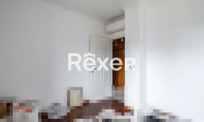 Rexer-ROMA-Via-Renato-Cesarini-Appartamento-mq-con-due-posti-auto-Altro