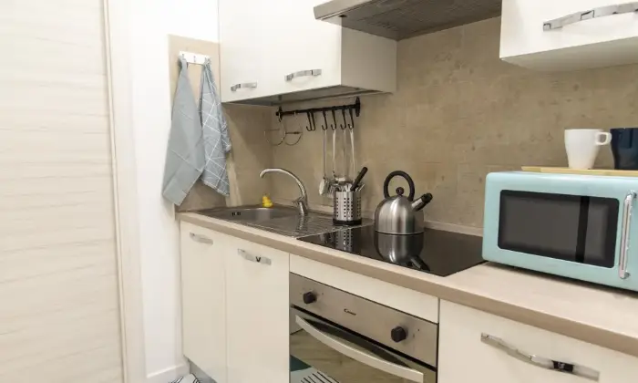 Rexer-Ciampino-STUDIO-APARTMENT-con-ZONA-LIVING-e-GIARDINO-PRIVATO-Cucina