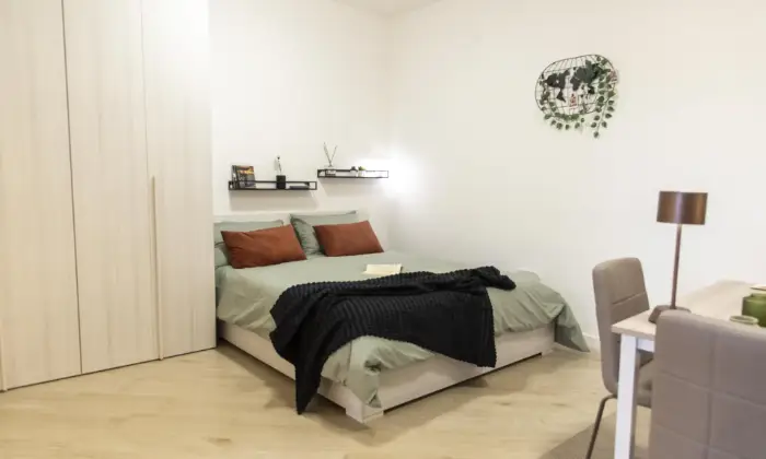 Rexer-Ciampino-STUDIO-APARTMENT-con-ZONA-LIVING-e-GIARDINO-PRIVATO-CameraDaLetto