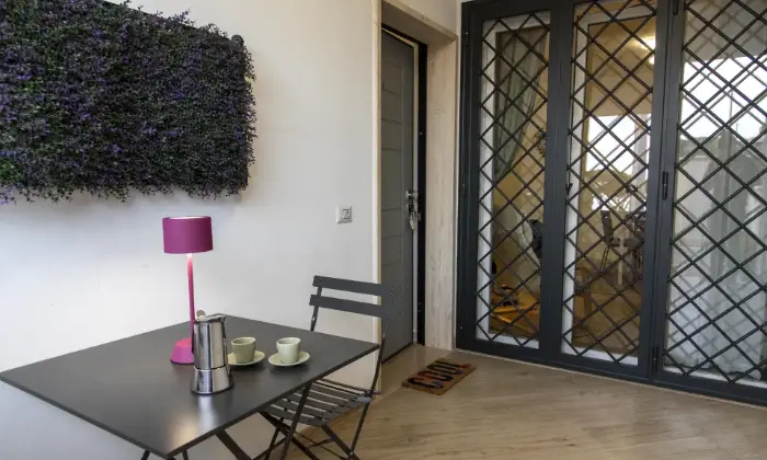 Rexer-Ciampino-STUDIO-APARTMENT-con-ZONA-LIVING-e-GIARDINO-PRIVATO-Giardino