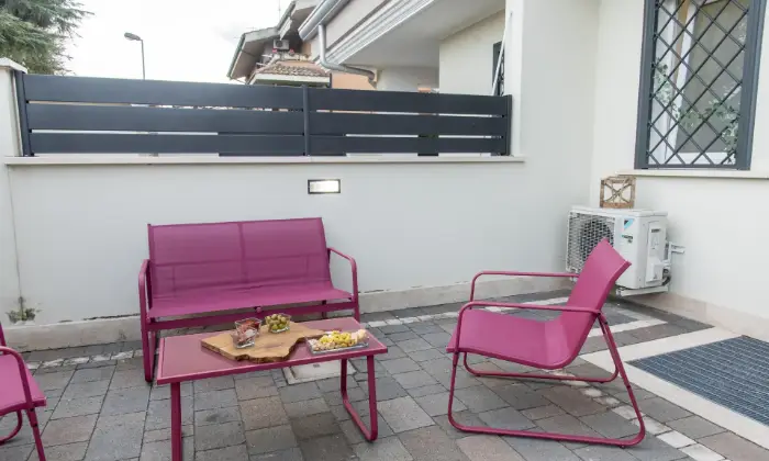 Rexer-Ciampino-STUDIO-APARTMENT-con-ZONA-LIVING-e-GIARDINO-PRIVATO-Giardino