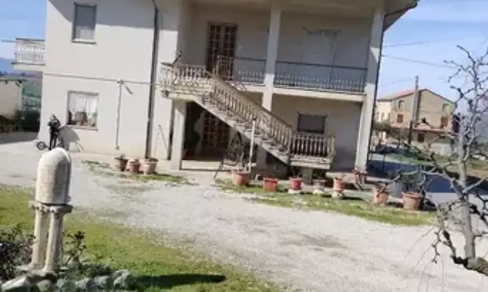 Rexer-Montegiorgio-Villa-indipendente-via-colle-Cerreto-Montegiorgio-FM-Giardino