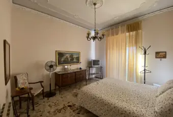 Rexer-Valguarnera-Caropepe-Vendesi-appartamento-in-centro-CameraDaLetto