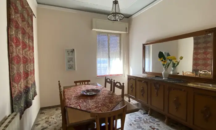 Rexer-Valguarnera-Caropepe-Vendesi-appartamento-in-centro-CameraDaLetto