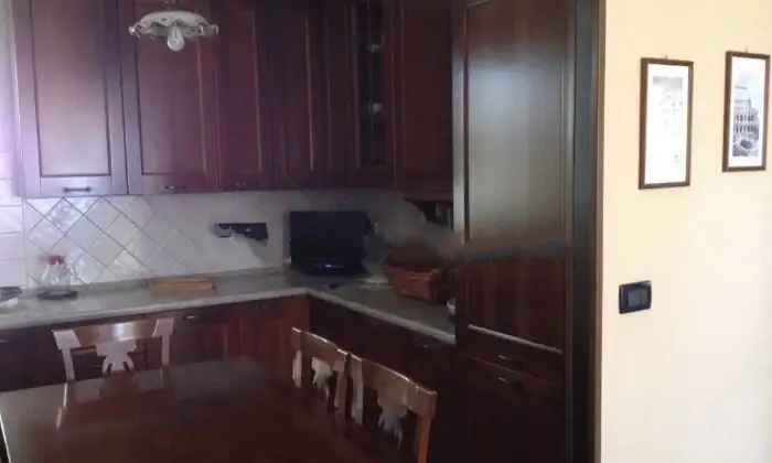 Rexer-Alice-Castello-Casa-indipendente-con-giardino-fronteretro-Cucina