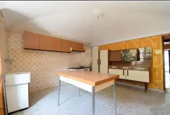 Rexer-Montjovet-Vendesi-casa-su-livelli-con-possibilit-creare-unitMONTJOVET-Altro
