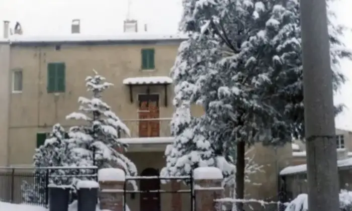 Rexer-Semproniano-Appartamento-su-due-piani-in-vendita-in-via-Della-Societ-Operaia-Semproniano-Giardino