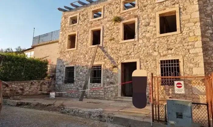 Rexer-Soave-Casa-da-ristrutturare-a-SOAVE-VR-Garage