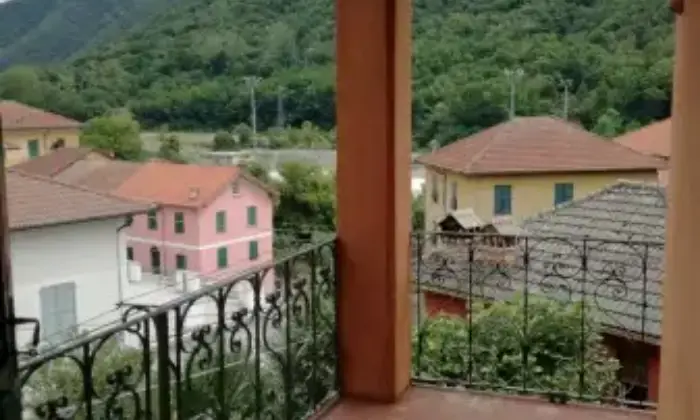 Rexer-Montoggio-Appartamento-in-contesto-bi-familiare-al-primo-piano-con-solaio-Terrazzo