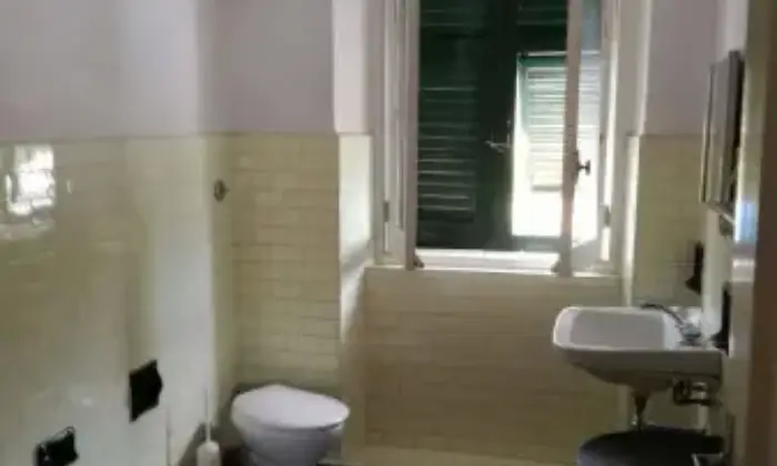 Rexer-Montoggio-Appartamento-in-contesto-bi-familiare-al-primo-piano-con-solaio-Bagno