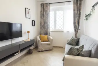 Rexer-Ciampino-BILOCALE-CON-ELEGANTE-ZONA-LIVING-Salone