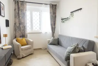 Rexer-Ciampino-BILOCALE-CON-ELEGANTE-ZONA-LIVING-Salone