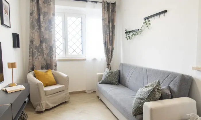 Rexer-Ciampino-BILOCALE-CON-ELEGANTE-ZONA-LIVING-Salone