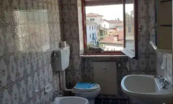 Rexer-Stazzano-Quadrilocale-in-vendita-in-via-Umberto-I-Stazzano-Bagno