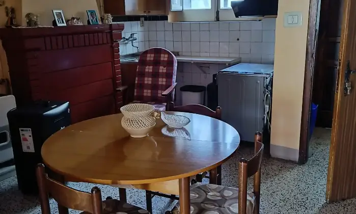 Rexer-Senise-Vendesi-immobile-situato-su-tre-livelli-CUCINA