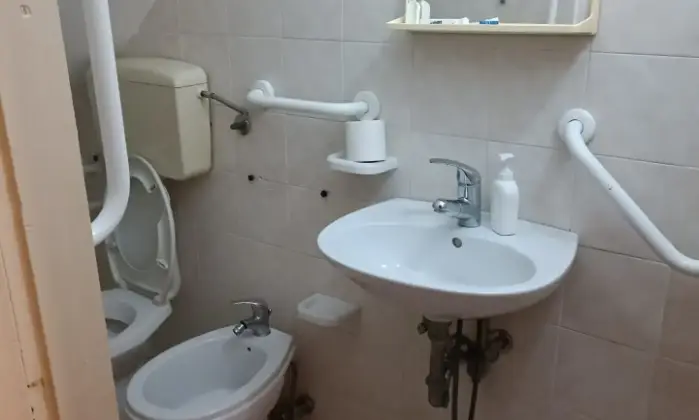 Rexer-Senise-Vendesi-immobile-situato-su-tre-livelli-BAGNO