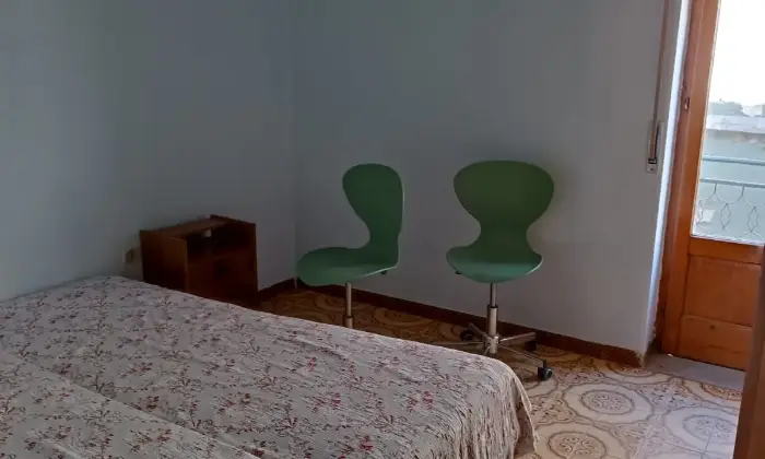 Rexer-Senise-Vendesi-immobile-situato-su-tre-livelli-CAMERA-DA-LETTO