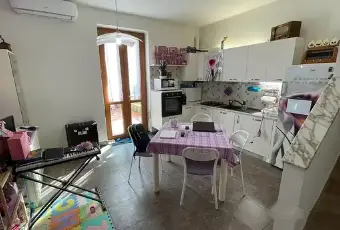 Rexer-Scandicci-TERRATETTO-centro-Scandicci-vani-con-giardino-Cucina