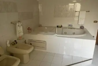 Rexer-Saviore-dellAdamello-Trilocale-in-vendita-in-via-Adamello-Bagno