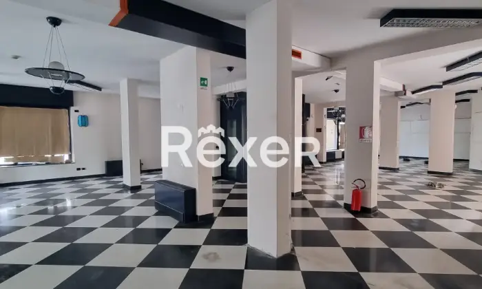 Rexer-CORNAREDO-Ex-filiale-bancaria-con-archivio-e-box-doppio-al-piano-interrato-Altro
