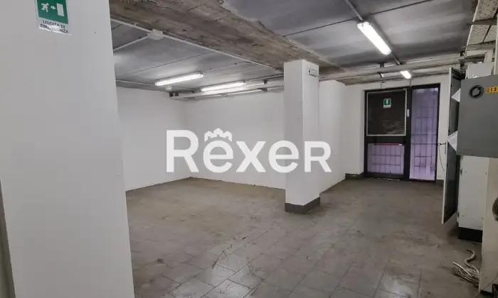 Rexer-CORNAREDO-Ex-filiale-bancaria-con-archivio-e-box-doppio-al-piano-interrato-Altro