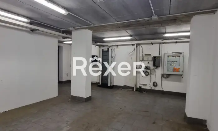 Rexer-CORNAREDO-Ex-filiale-bancaria-con-archivio-e-box-doppio-al-piano-interrato-Altro