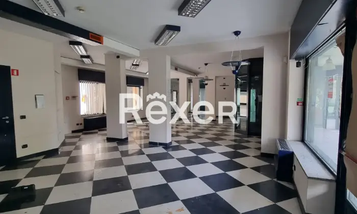 Rexer-CORNAREDO-Ex-filiale-bancaria-con-archivio-e-box-doppio-al-piano-interrato-Altro