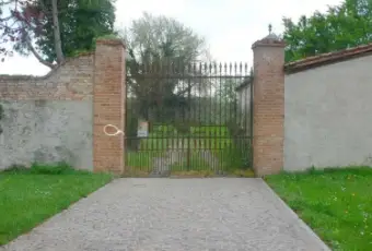 Rexer-Campolongo-Tapogliano-Casalecascina-in-vendita-in-via-XXIV-Maggio-Giardino