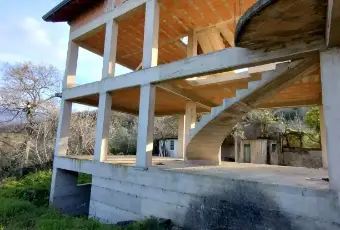 Rexer-Albanella-Rustico-in-costruzione-con-ampio-terreno-panoramico-Altro