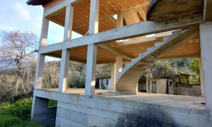 Rexer-Albanella-Rustico-in-costruzione-con-ampio-terreno-panoramico-Altro