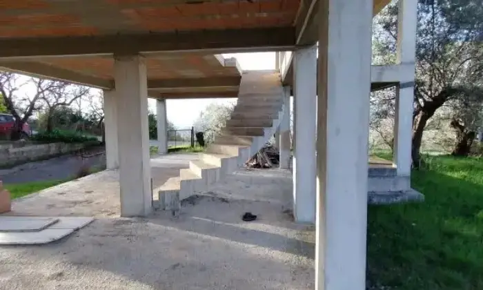 Rexer-Albanella-Rustico-in-costruzione-con-ampio-terreno-panoramico-Altro