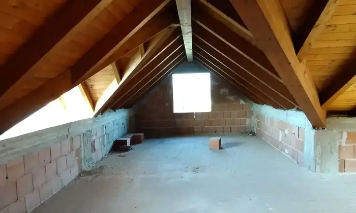 Rexer-Albanella-Rustico-in-costruzione-con-ampio-terreno-panoramico-Altro