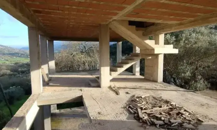 Rexer-Albanella-Rustico-in-costruzione-con-ampio-terreno-panoramico-Altro